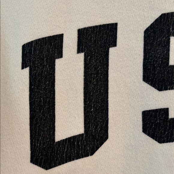 Brandy Melville Cream USA Crew Neck Sweater - Picture 2 of 7